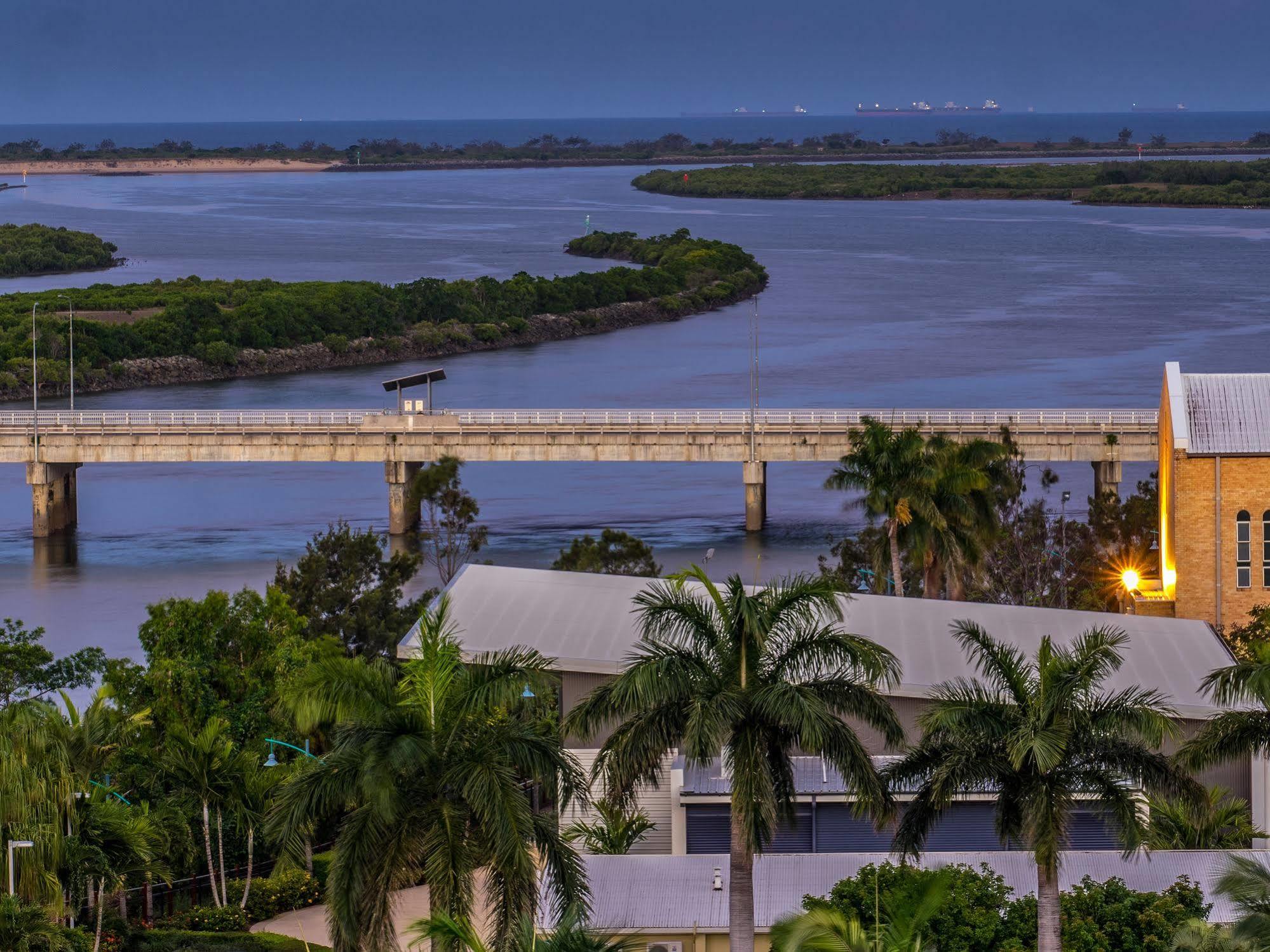 Lanai Riverside Apartments Mackay Exterior photo